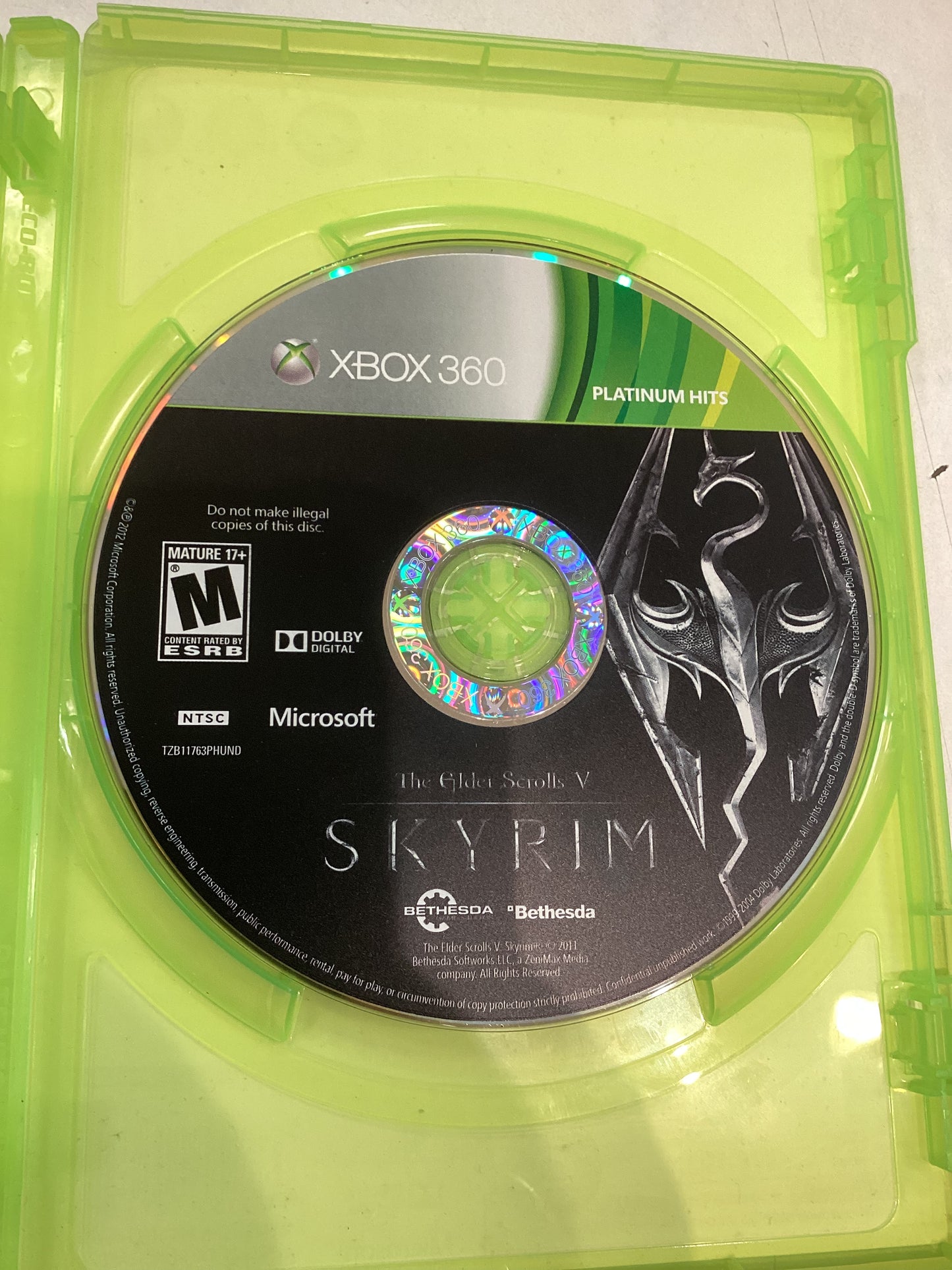 The Elder Scrolls V Skyrim (Platinum Hits) -XB360- Used